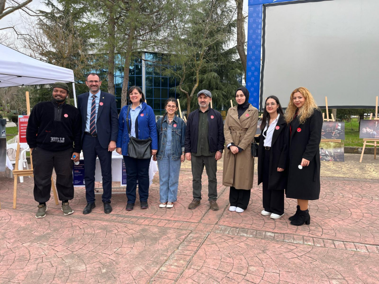 “Bağımlı Olma Özgür Ol” ve “Farkındayım!” Sergileri Düzenlendi.